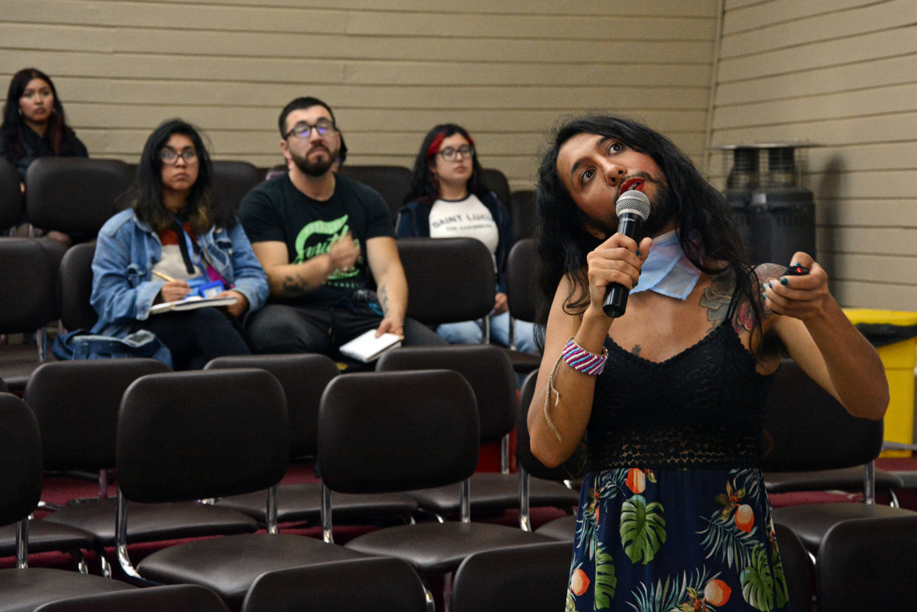 Carrera de Trabajo Social sede Concepción abordo la diversidad sexual y de género en conversatorio con Shane Cienfuegos