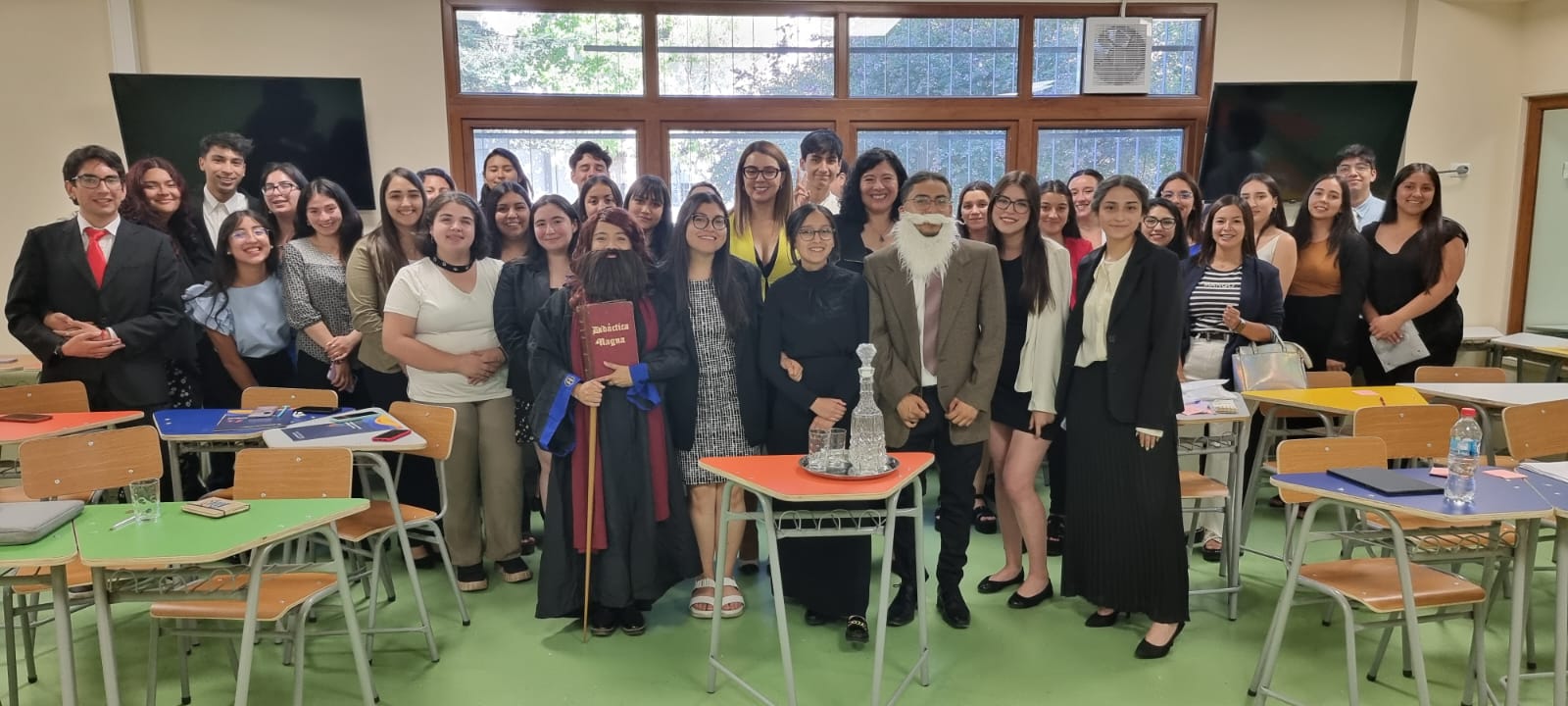 Estudiantes de primer año de Pedagogía en Educación General Básica simularon juicio contra la didáctica tradicional