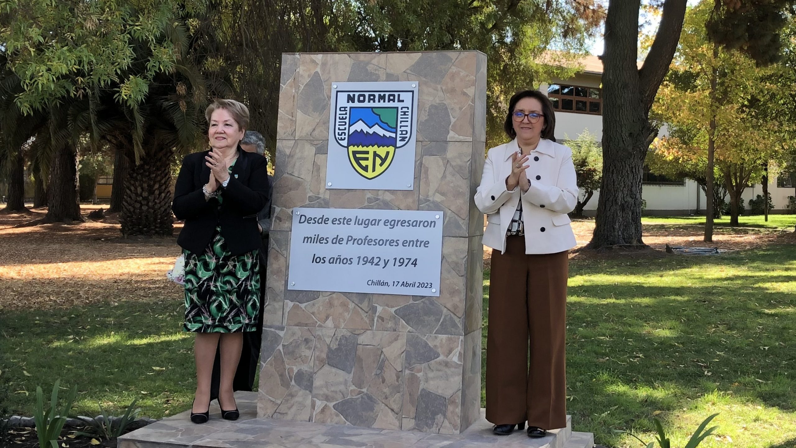 Facultad de Educación y Humanidades UBB inaugura monolito en homenaje a la Escuela Normal de Chillán