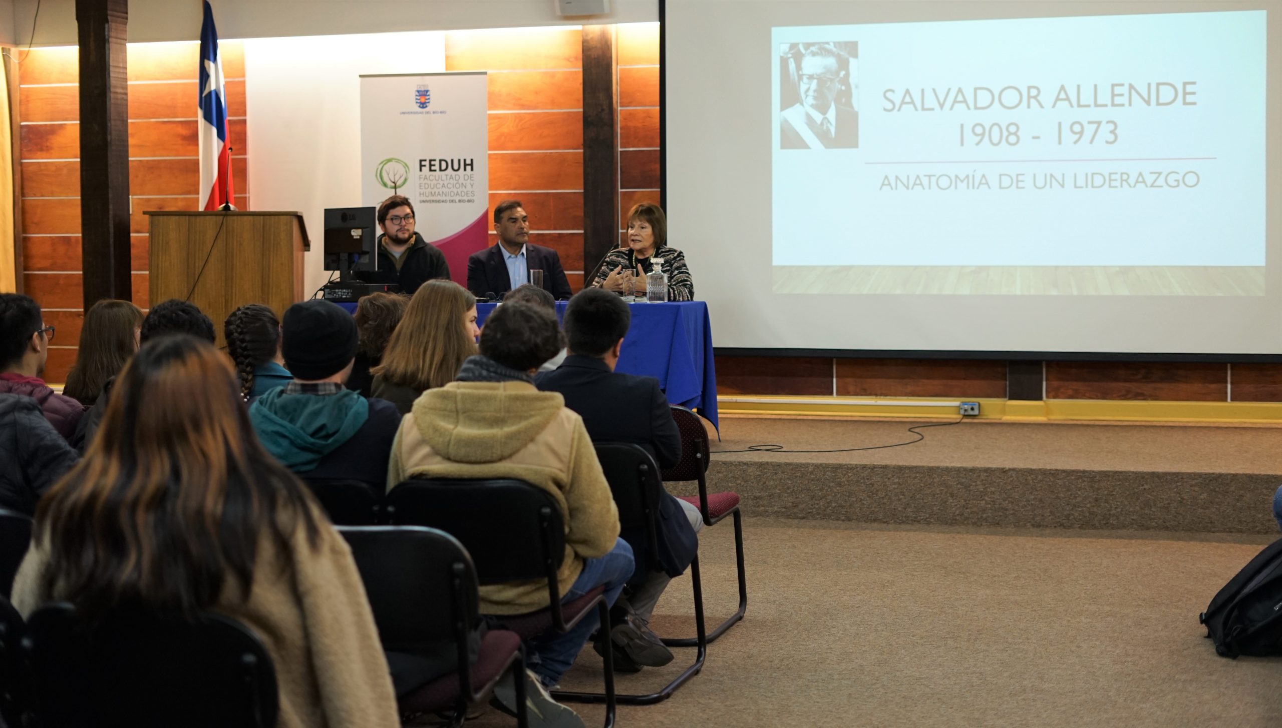 Pedagogía en Historia y Geografía inauguró su año académico con conferencia de la vida de Allende desde una mirada “psicohistórica”