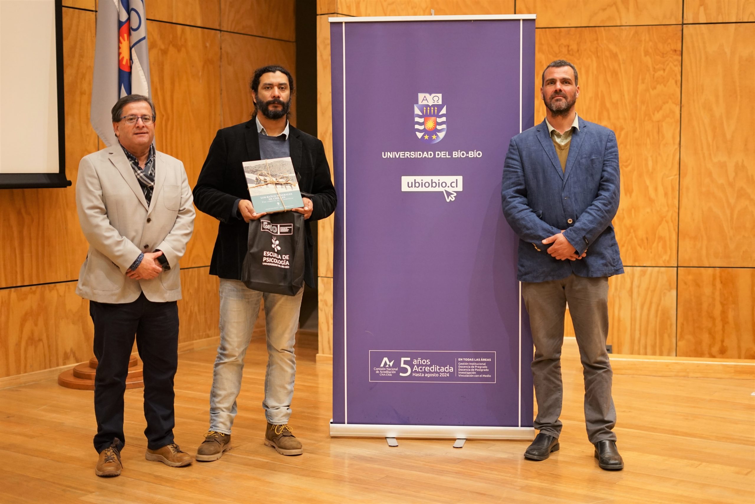 Escuela de Psicología abordó las nuevas tecnologías en el mundo laboral en la inauguración de su año académico