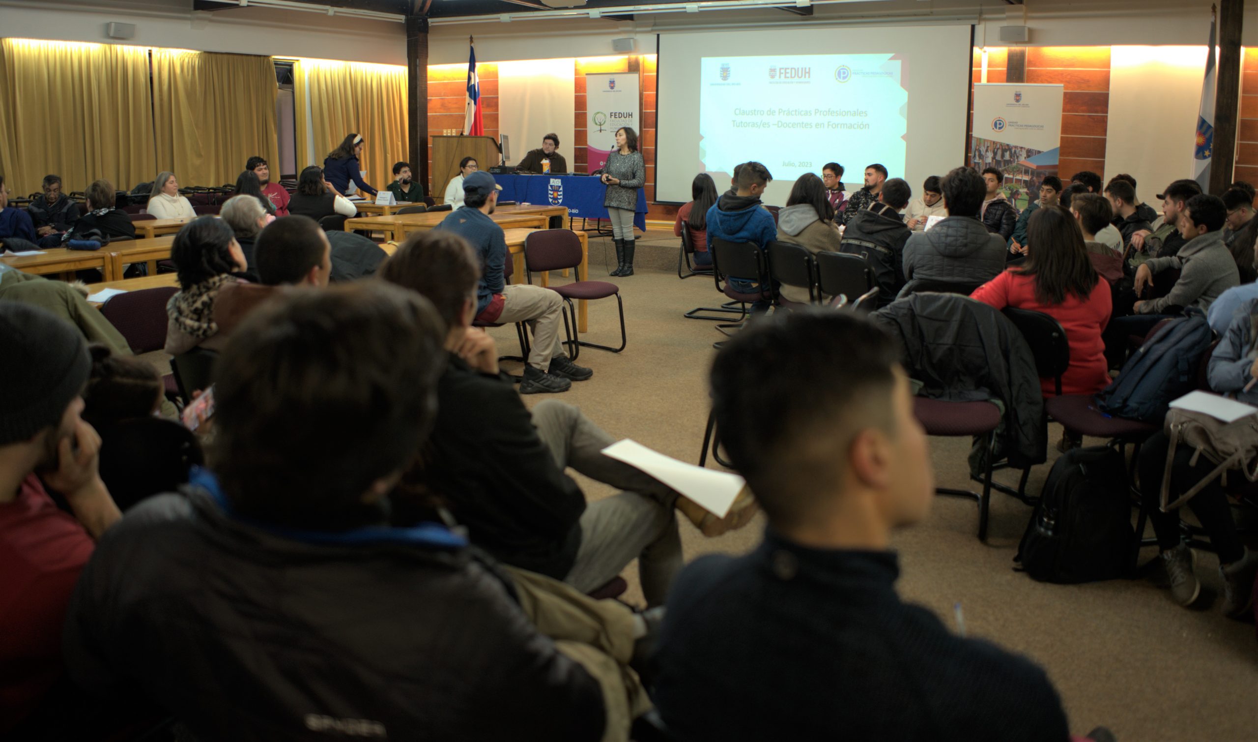 Profesoras y profesores en formación participaron en claustro de reflexión de sus prácticas profesionales