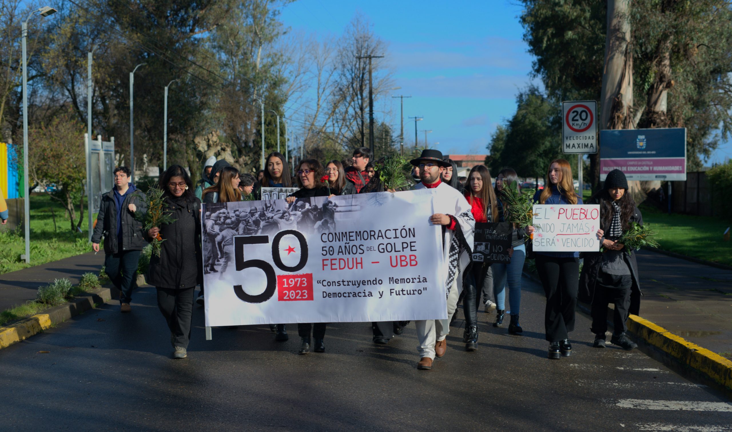 Con intervención de danza y romería FEDUH UBB conmemora el 11 de septiembre