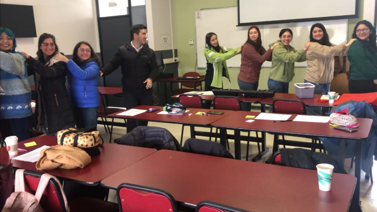 Académica Dra. Edith Herrera realiza seminario-taller sobre Ciencias para la Ciudadanía en la UCSC