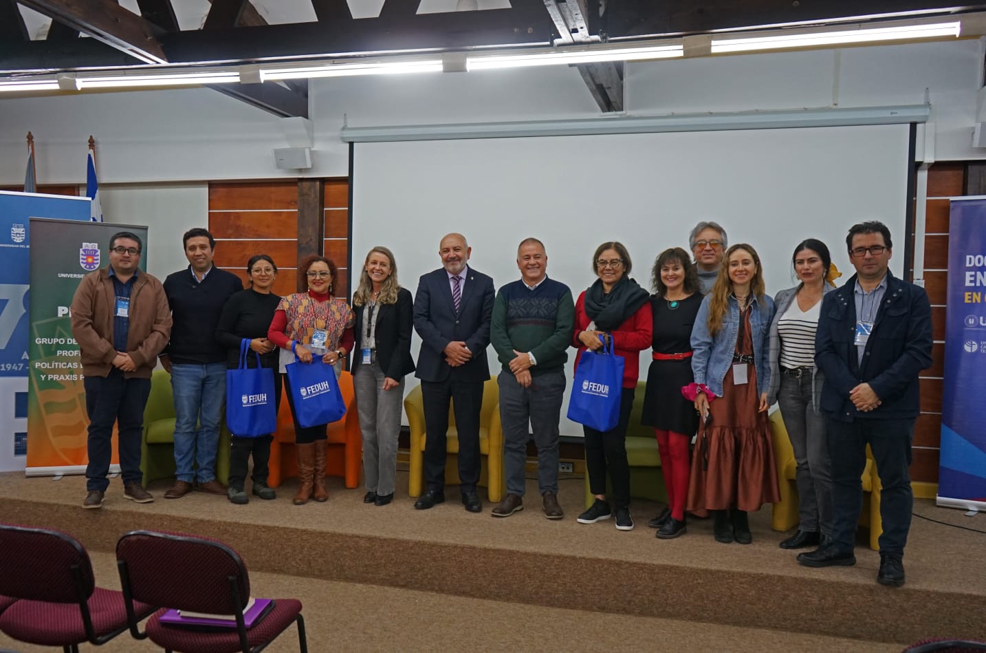 Seminario internacional abordó nuevas formas de poder en la formación docente en Chile y México