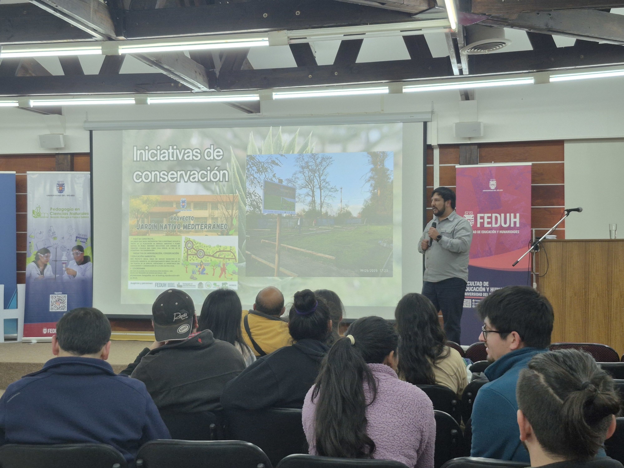 Seminario impulsa la conservación de la flora nativa y la restauración ecológica en Ñuble