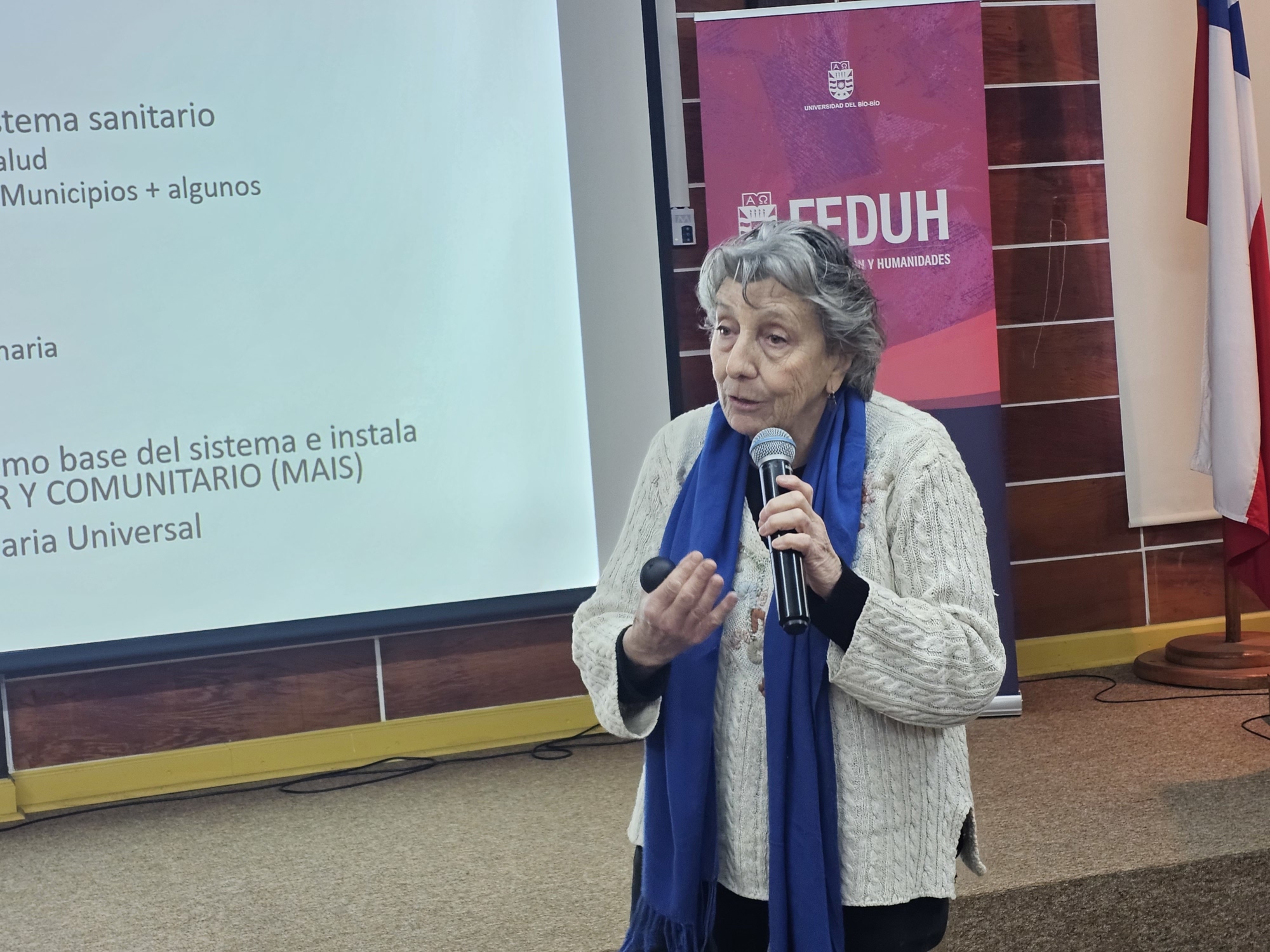 Exministra Dra. María Soledad Barría lidera conferencia sobre participación social en salud en la UBB