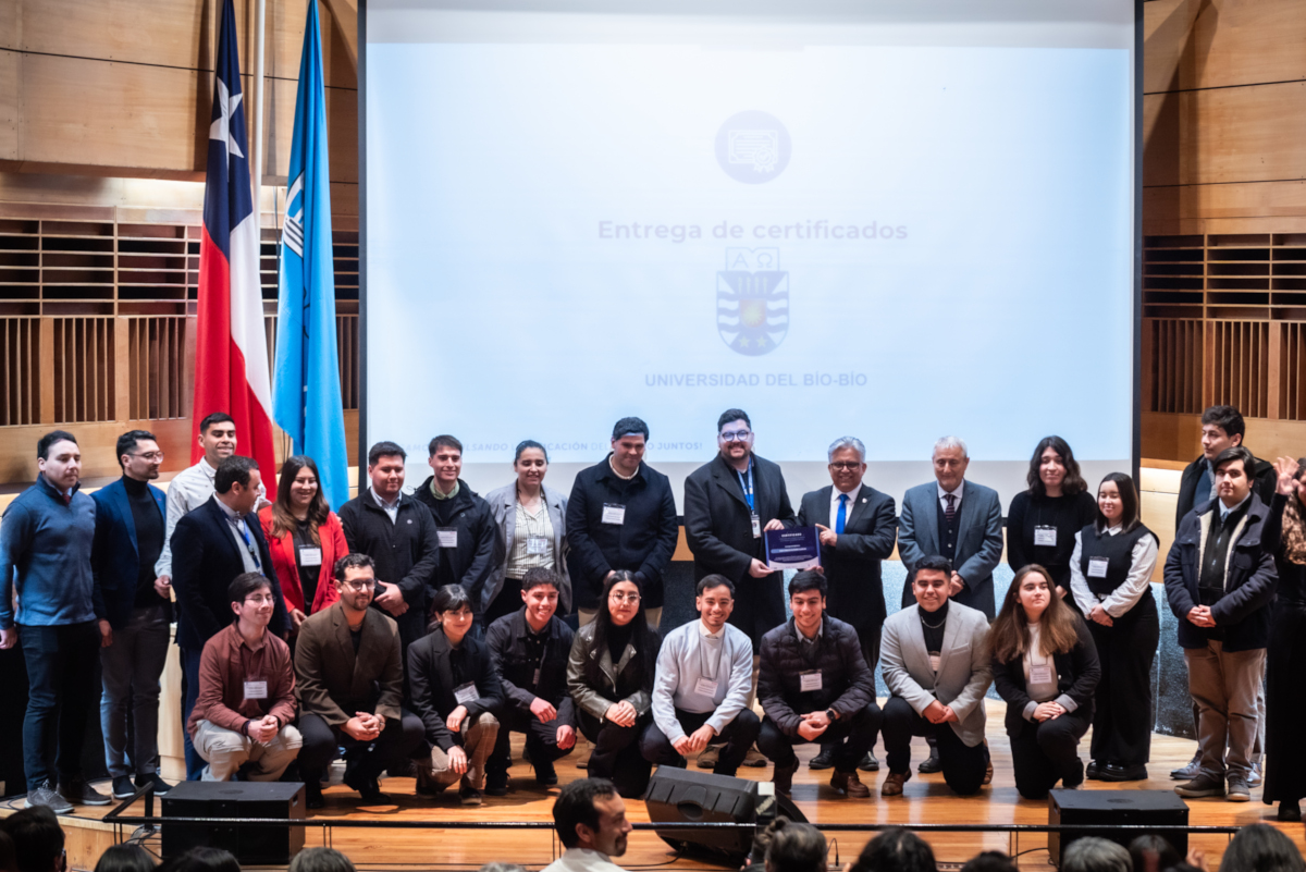 Profesores/as en formación UBB se certifican en curso nacional sobre Inteligencia Artificial