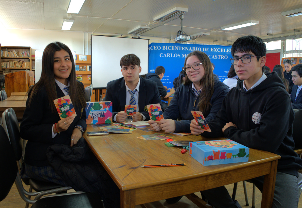 Juego literario y ambiental “Hay ropa Tendida” es testado en comunidades educativas y culturales de Ñuble