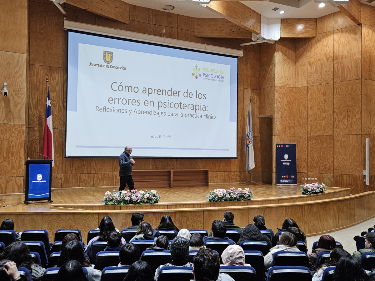 Escuela de Psicología UBB conmemora sus 20 años con jornada de reflexión y formación clínica